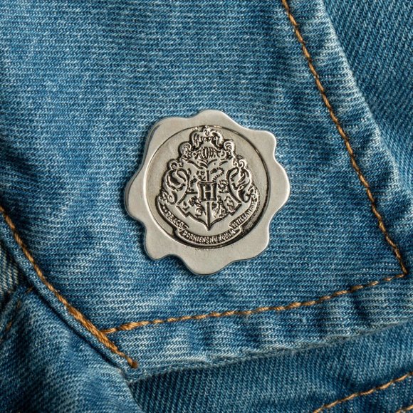 Harry Potter Hogwarts Ravenclaw Collectible Pins - Picture 3 of 3